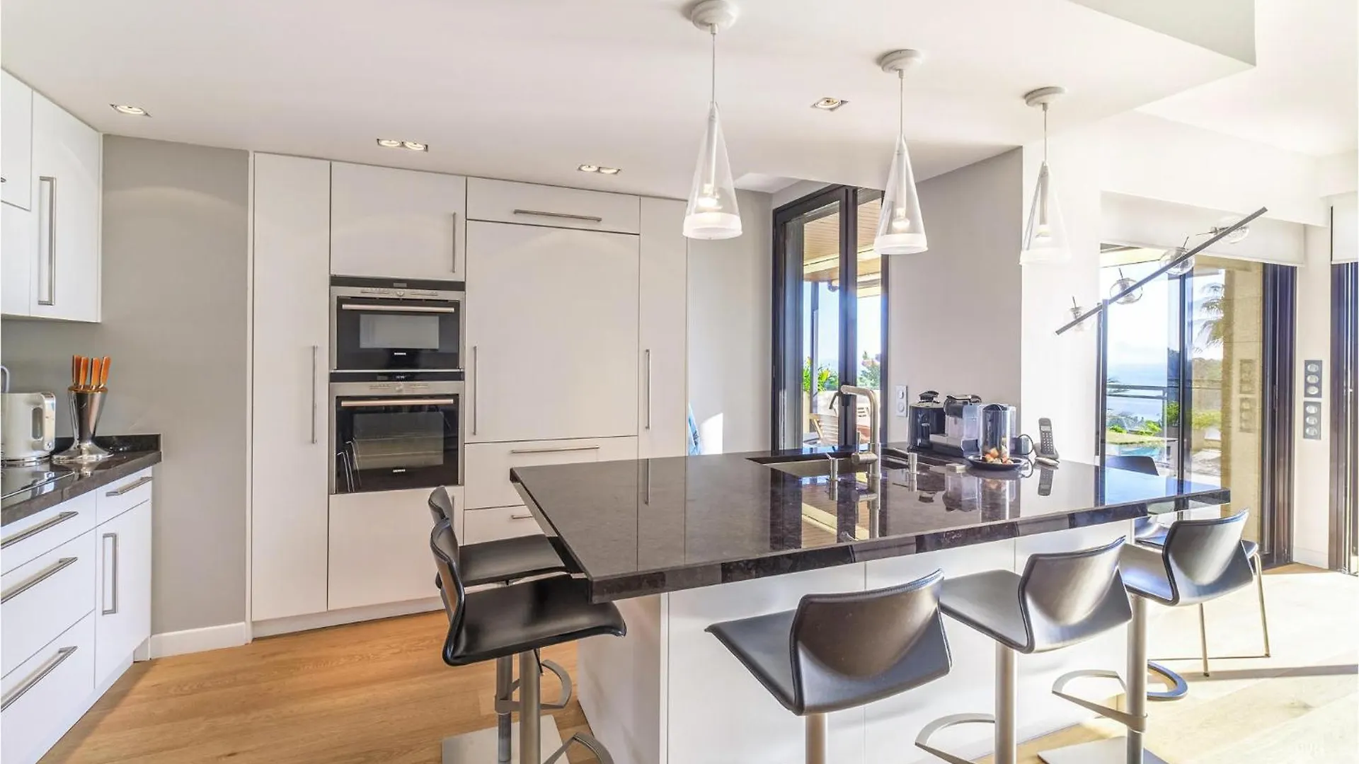 Amazing Apartment In Vallauris With Kitchen